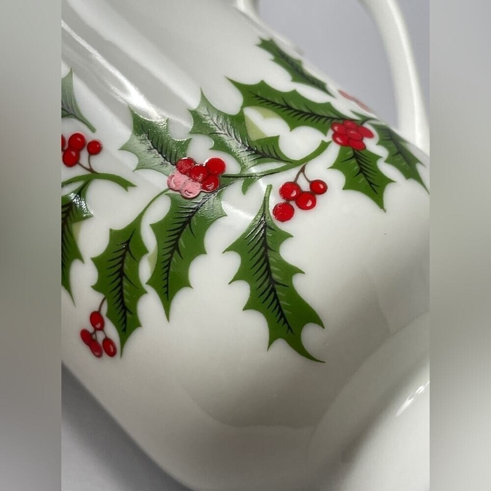 Christmas Footed Mug by RH Macy & Co All the Trimmings Holly Holiday‎ Gold Trim - Picture 7 of 7